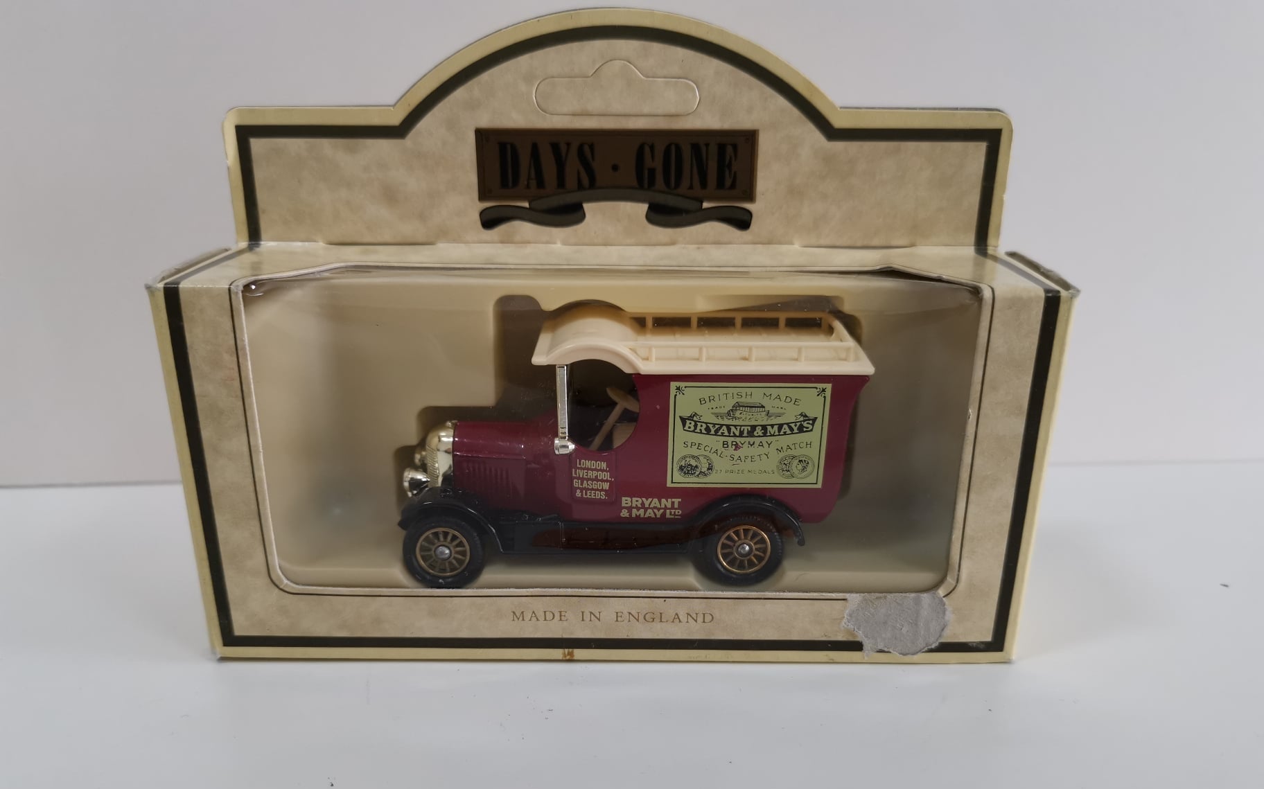 1926 Bullnose Morris Van Bryant & May's Matches