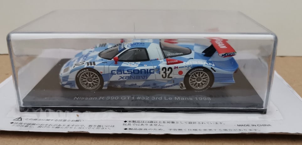Nissan R390 GT1 #32