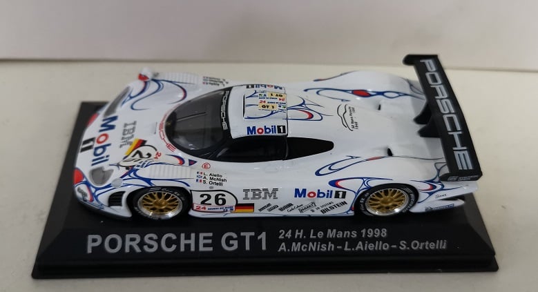 Porsche GT1 #26