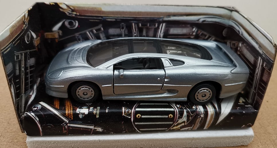 Jaguar XJ220