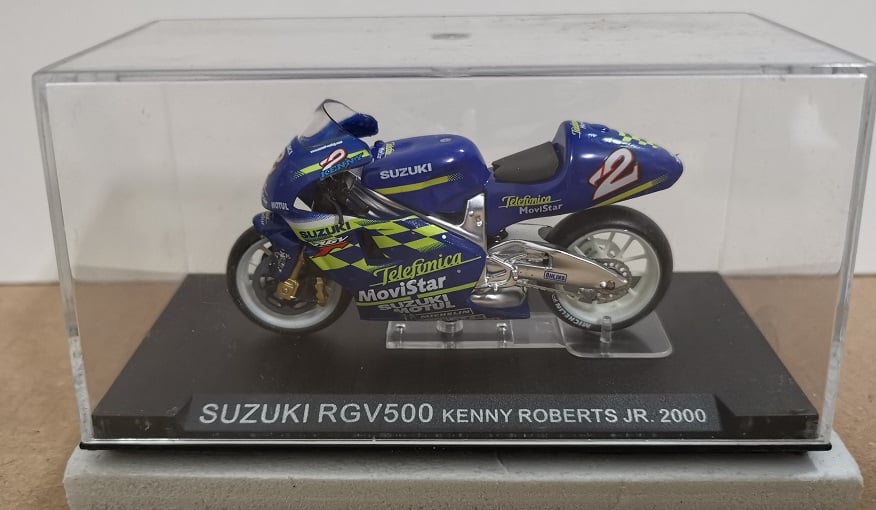 Suzuki RGV500