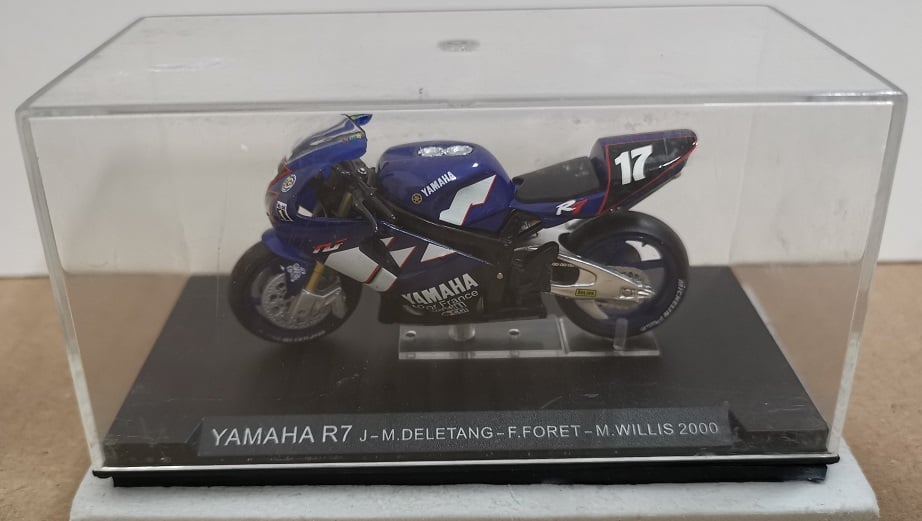 Yamaha R7