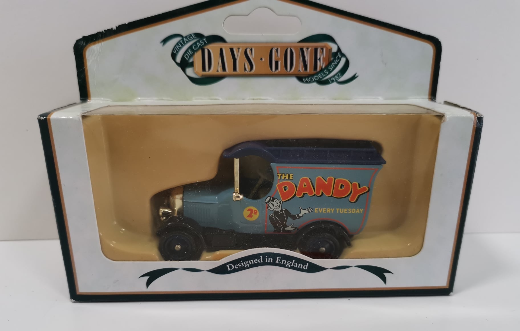 Bull Nose Morris Van - The Dandy
